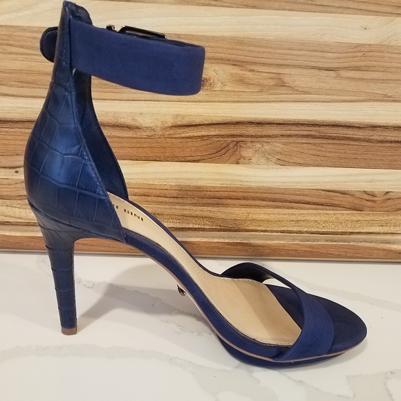 Gianni Bini High Heels Suede Strap Color Blue Size 8.5 - Picture 4 of 15